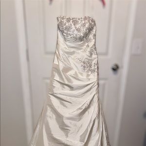 David’s Bridal Wedding Gown